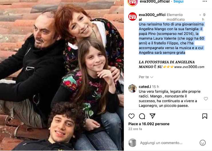 Spunta la foto di famiglia con Pino Mango